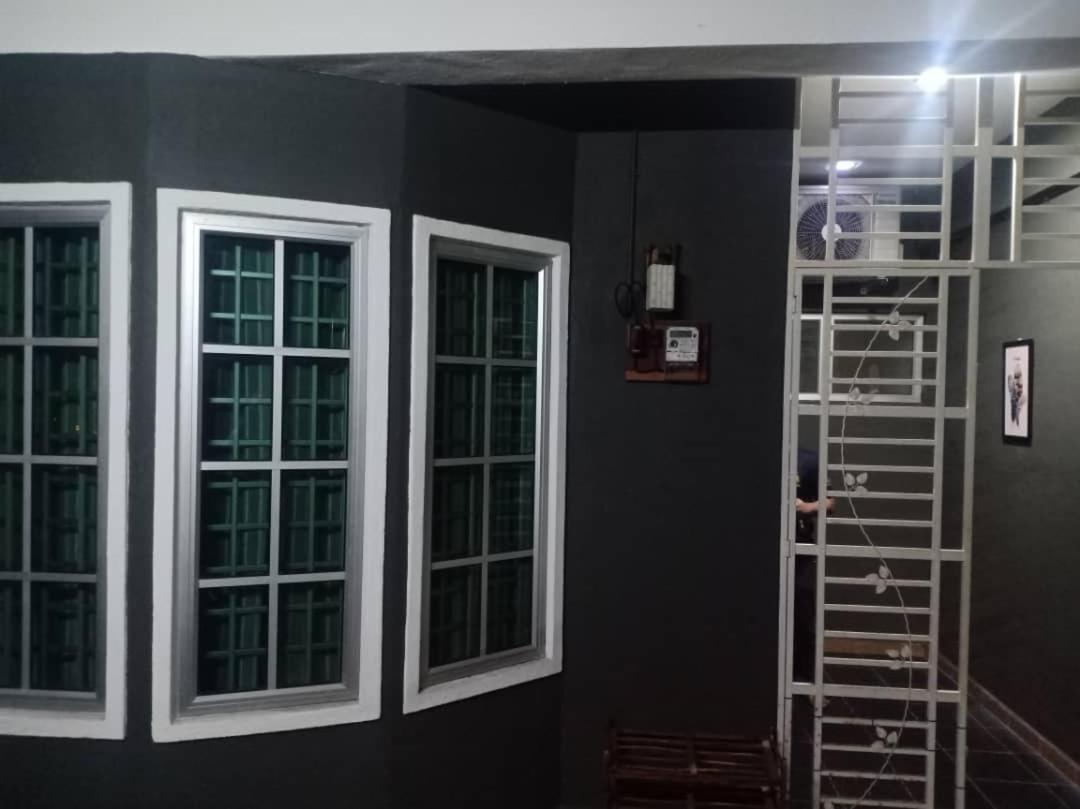 Kh Homestay Comfy N Calm Seri Manjung Zewnętrze zdjęcie