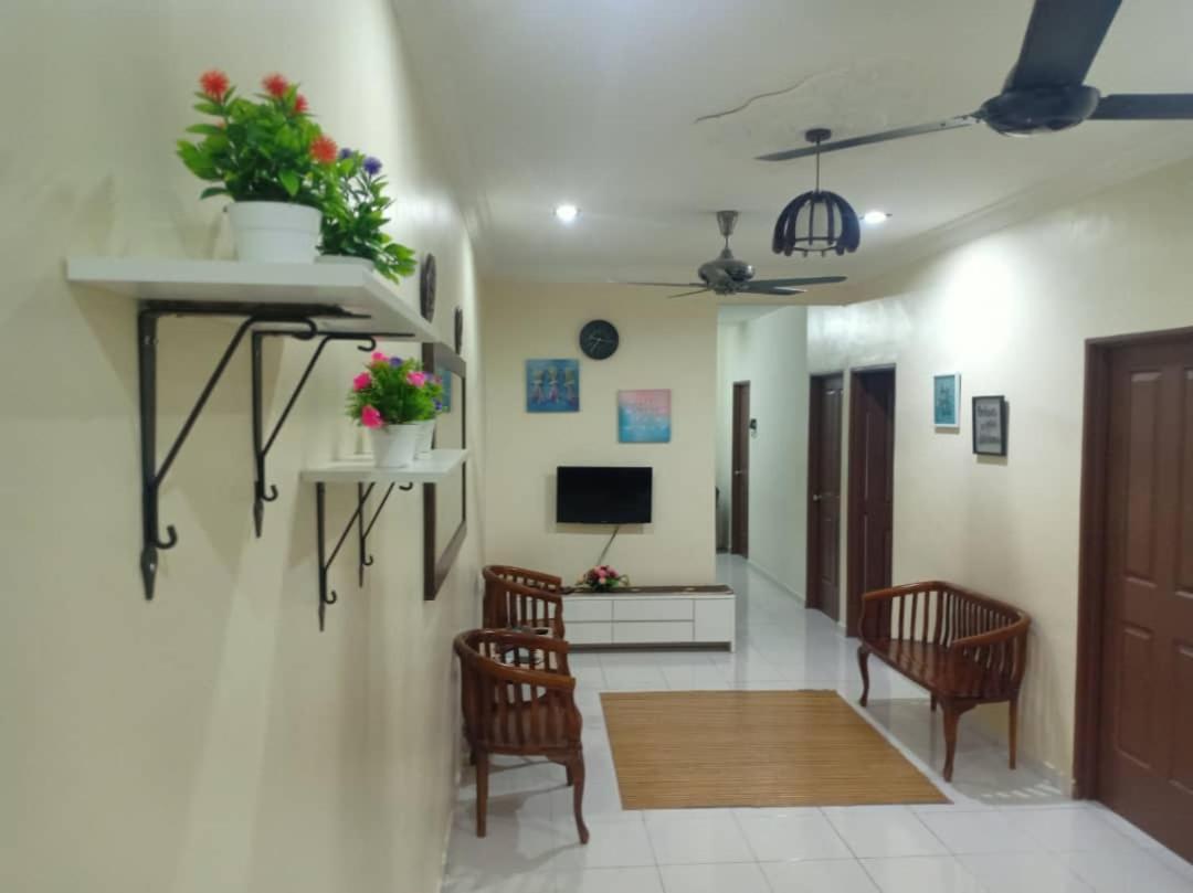 Kh Homestay Comfy N Calm Seri Manjung Zewnętrze zdjęcie
