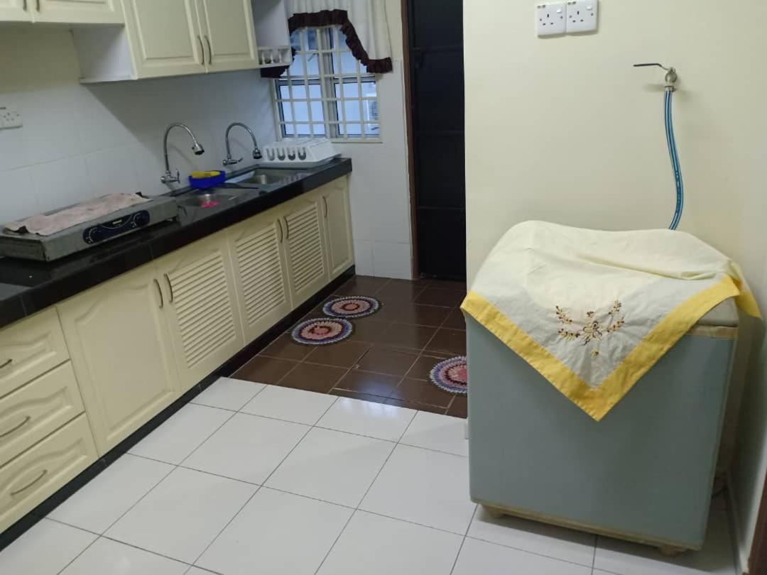Kh Homestay Comfy N Calm Seri Manjung Zewnętrze zdjęcie